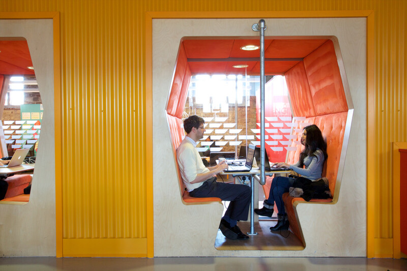 Staged assessments in large Economics unit